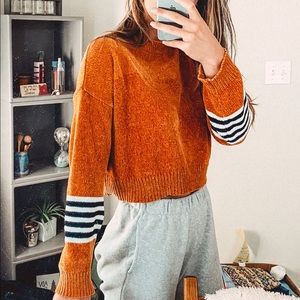 Semi-Cropped Sweater 🤍